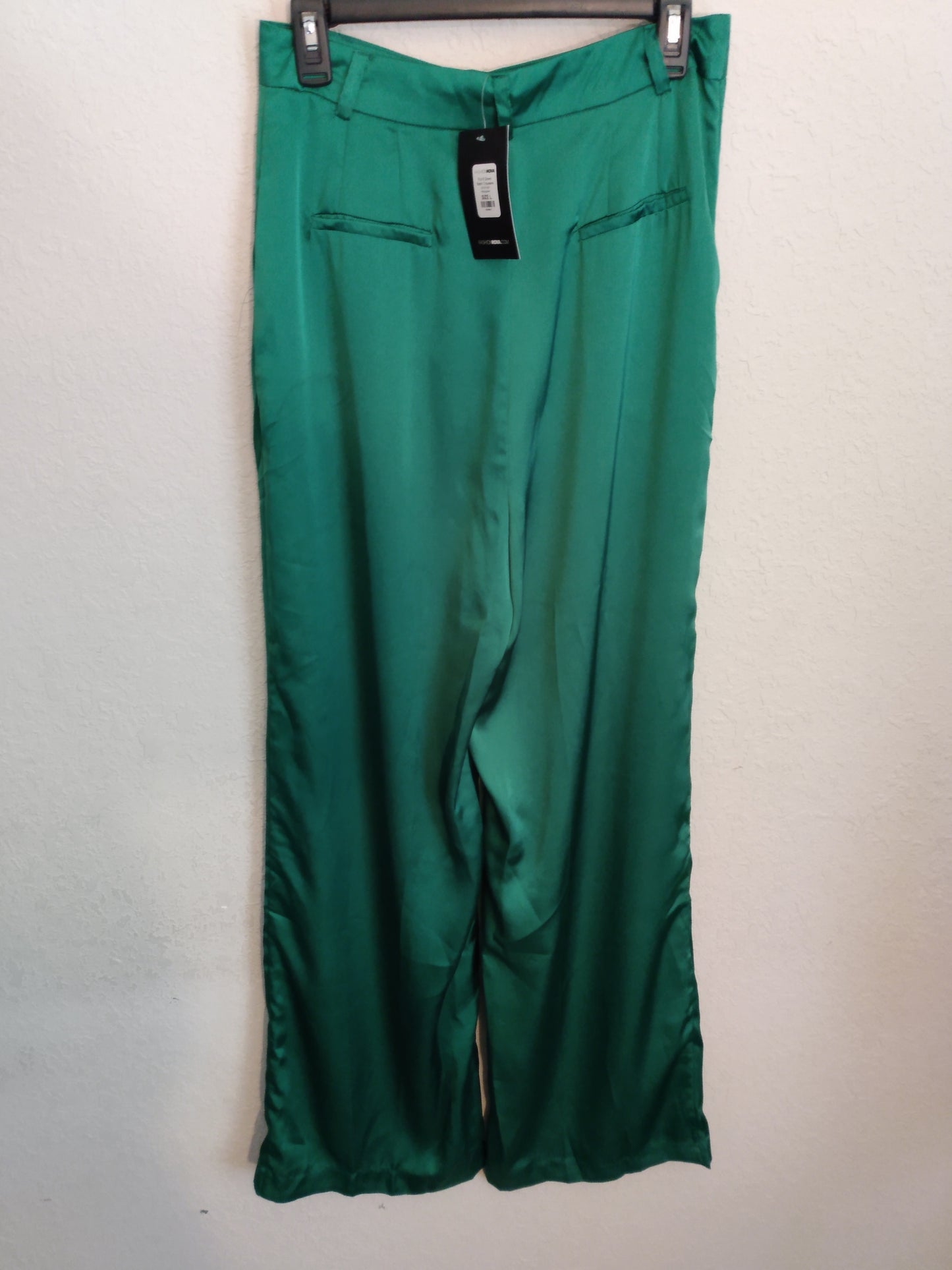 Long Sleeved Green Satin Pants Suit